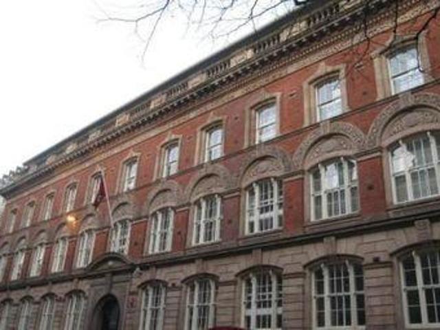 House for rent in Calderstones