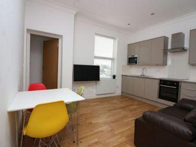 House for rent in Row Town, Surrey