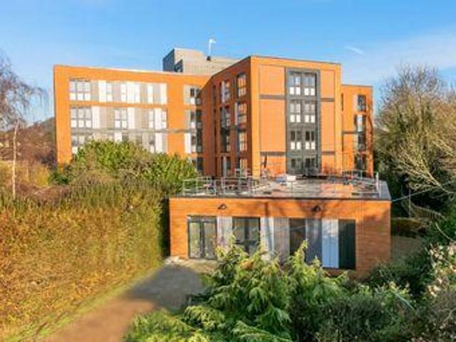 House for rent in Pachesham Park, Surrey