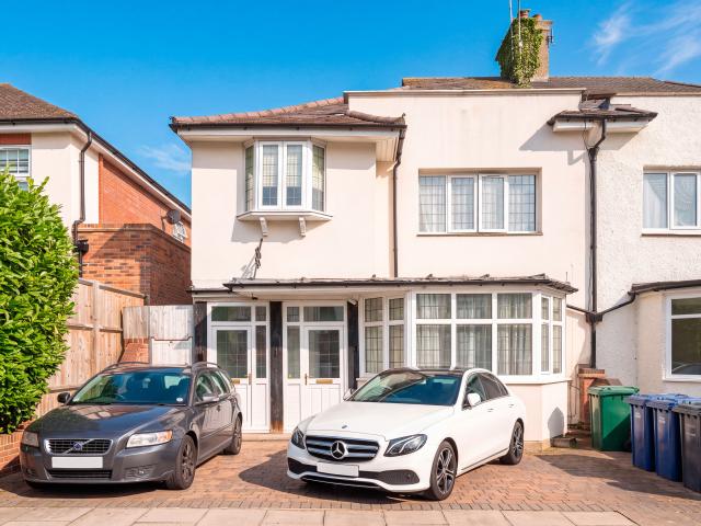 Apartment for rent in Church End, Greater London