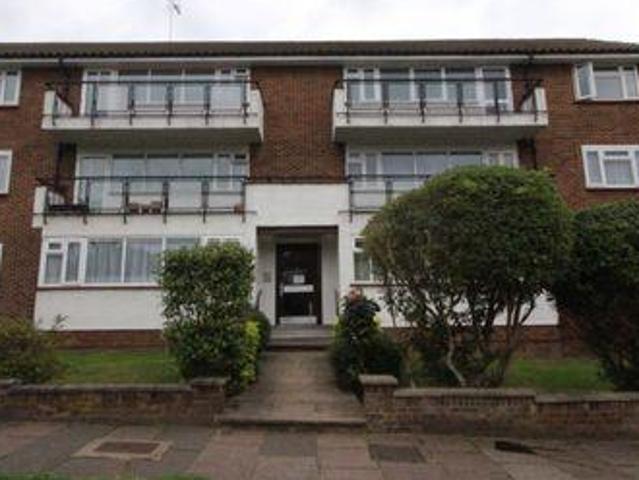 House for sale in Little Stanmore, Greater London