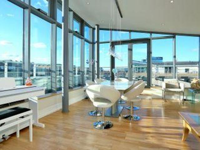 House for sale in Brentford End, Greater London