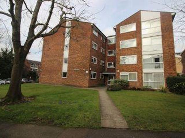 House for sale in Little Stanmore, Greater London