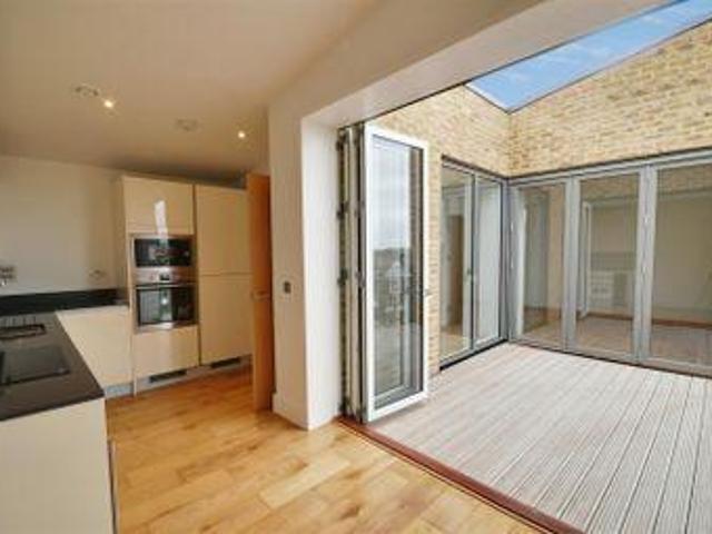 House for sale in Brentford End, Greater London