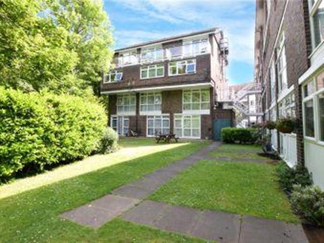House for sale in Batchworth, Hertfordshire