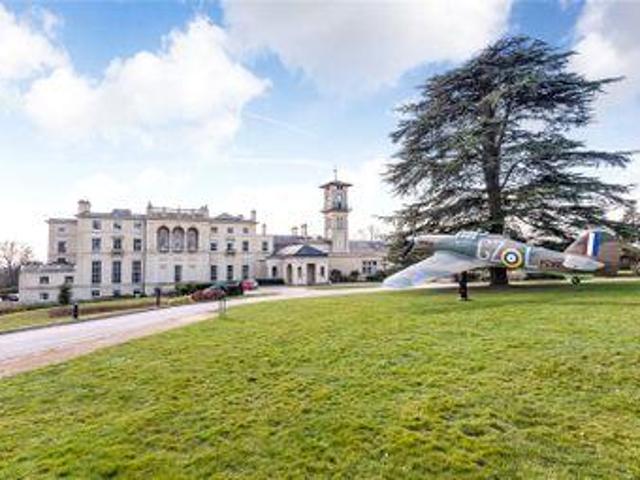 House for sale in Little Stanmore, Greater London