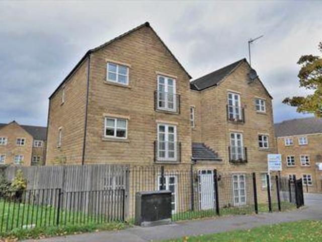 House for sale in Huddersfield, West Yorkshire