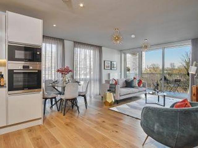 House for sale in Brentford End, Greater London