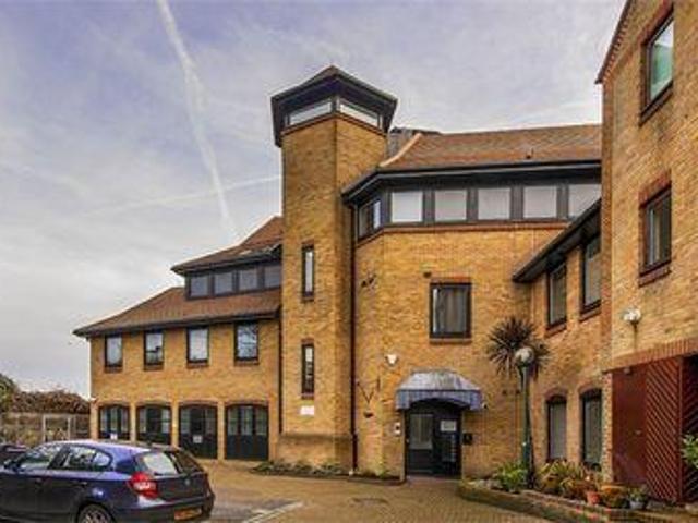 House for sale in Isleworth, Greater London