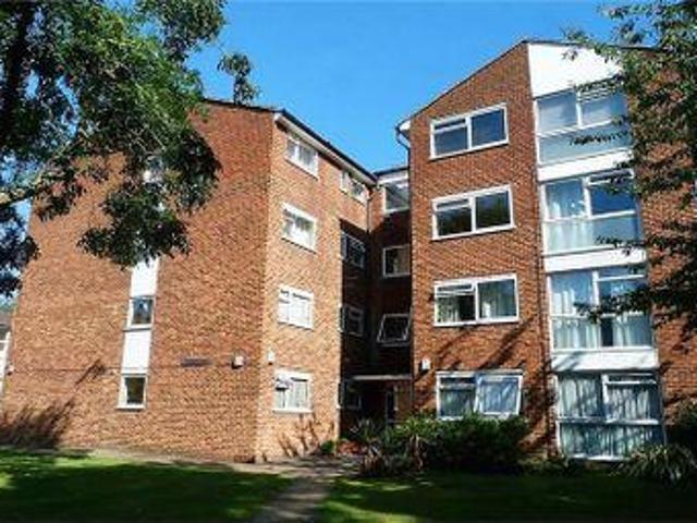 House for sale in Little Stanmore, Greater London