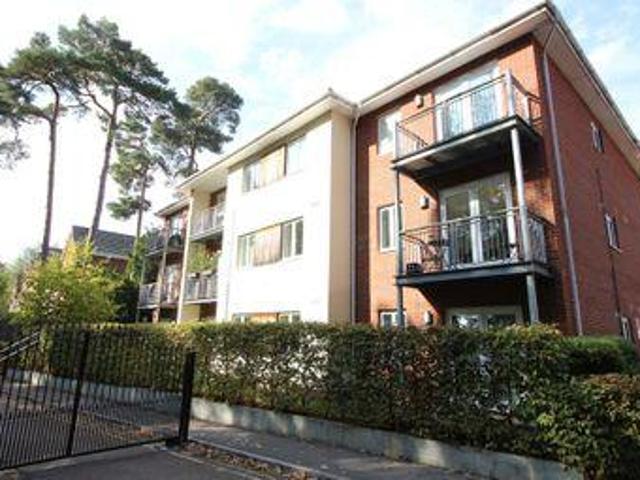 House for sale in Ascot
