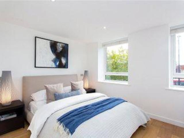 House for sale in Little Stanmore, Greater London