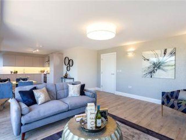 House for sale in Little Stanmore, Greater London