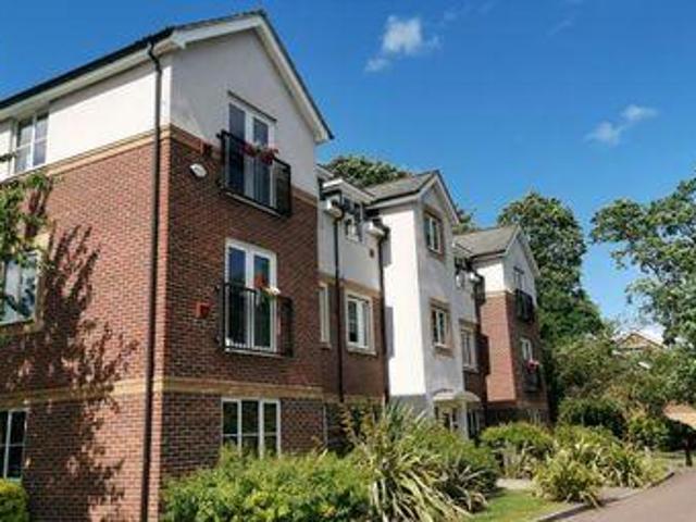 House for sale in Heol-las, Surrey