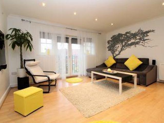 House for sale in Purfleet, Essex