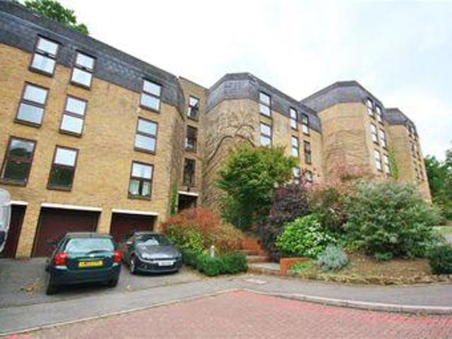 House for sale in Fole, Surrey