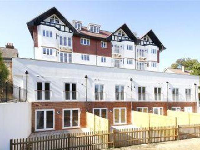 House for sale in Hillview, Surrey