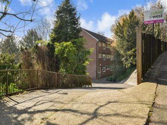 House for sale in Hillview, Surrey