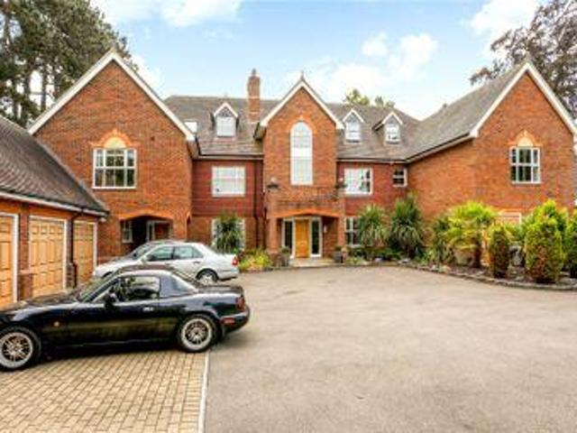 House for sale in Ascot