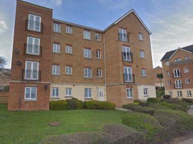 House for sale in Purfleet, Essex
