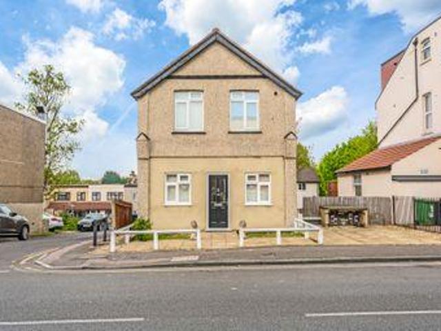 House for sale in Hillview, Surrey