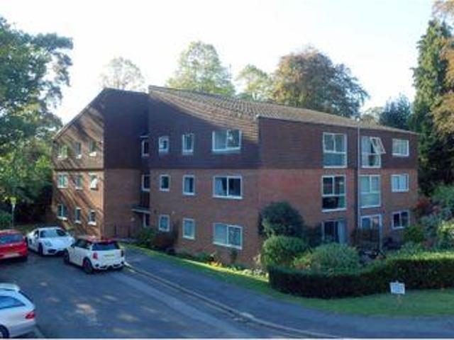 House for sale in Heol-las, Surrey