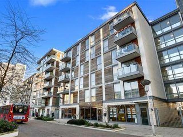 House for sale in Brentford End, Greater London