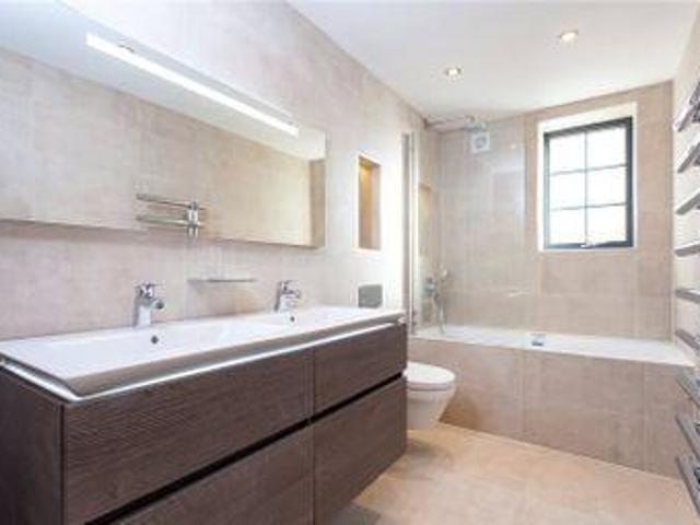 House for sale in Edgware, Greater London