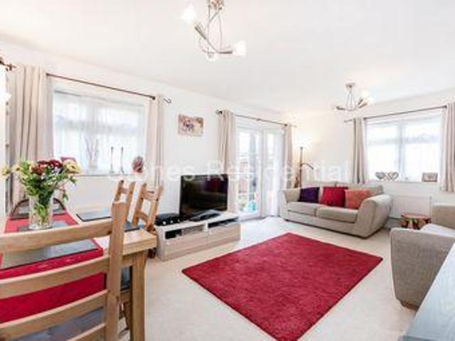House for sale in Little Stanmore, Greater London