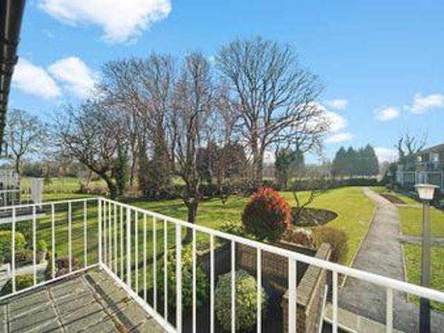 House for sale in Little Stanmore, Greater London