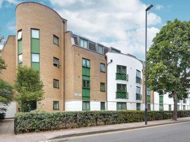 House for sale in London Borough of Ealing, Greenford