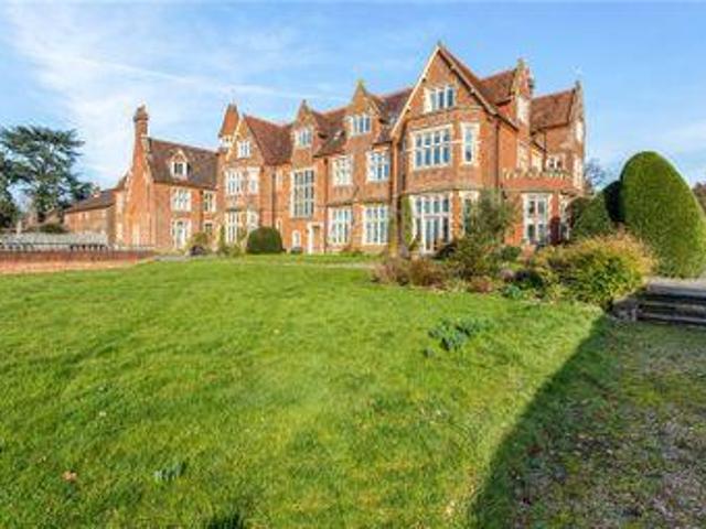 House for sale in Pachesham Park, Surrey