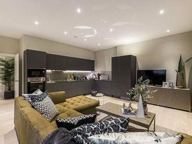 House for sale in Greater London