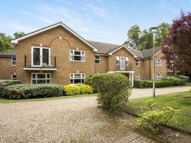 House for sale in Heol-las, Surrey