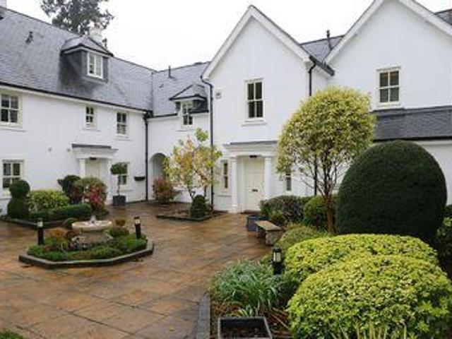 House for sale in Ascot