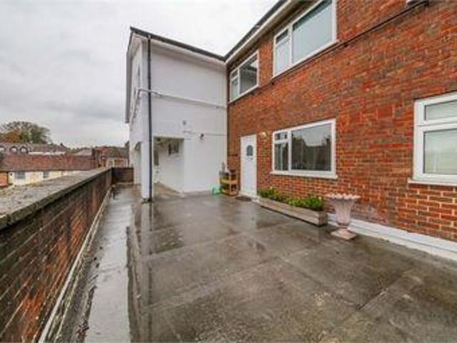 House for sale in Denham, Gerrards Cross and Chalfonts Community Board, Gerrards Cross