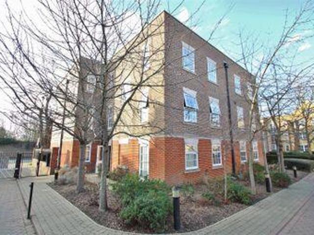 House for sale in Isleworth, Greater London
