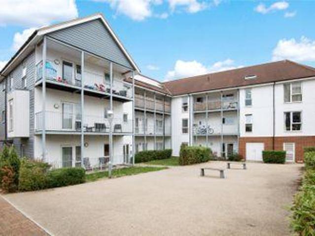 House for sale in Addlestone, Runnymede