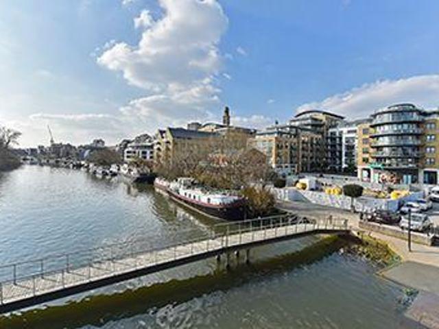 House for sale in Brentford End, Greater London