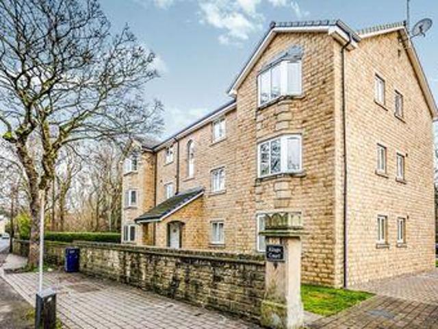 House for sale in Huddersfield, West Yorkshire