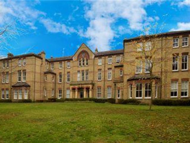 House for sale in Batchworth, Hertfordshire