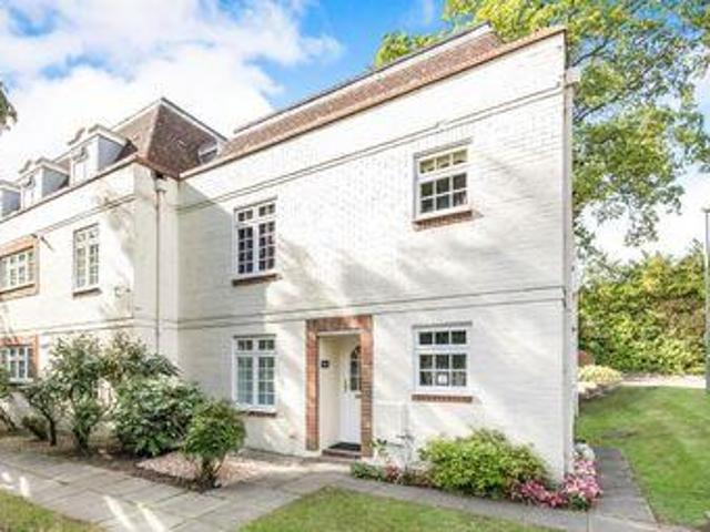 House for sale in Heol-las, Surrey