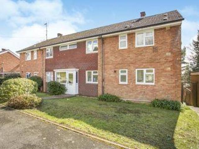 House for sale in Heol-las, Surrey
