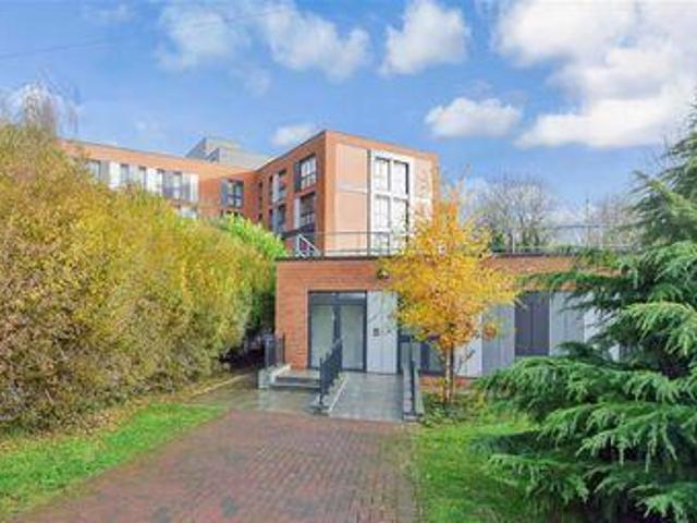 House for sale in Pachesham Park, Surrey