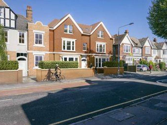 House for sale in Kingston upon Thames, Greater London