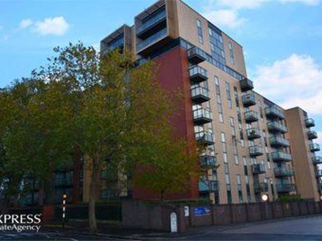 House for sale in Isleworth, Greater London