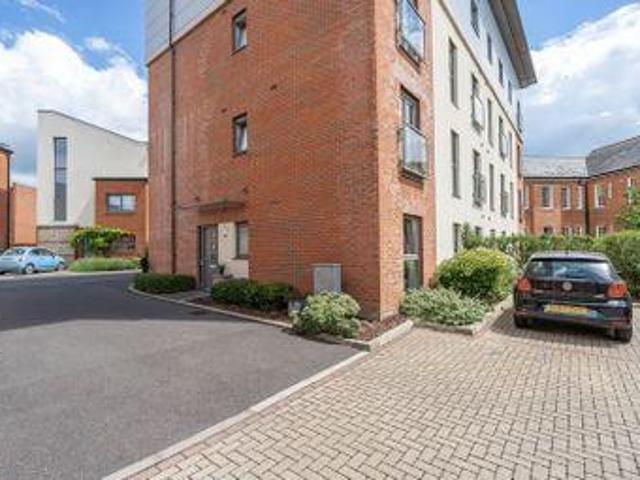 House for sale in Littlecote, West Sussex
