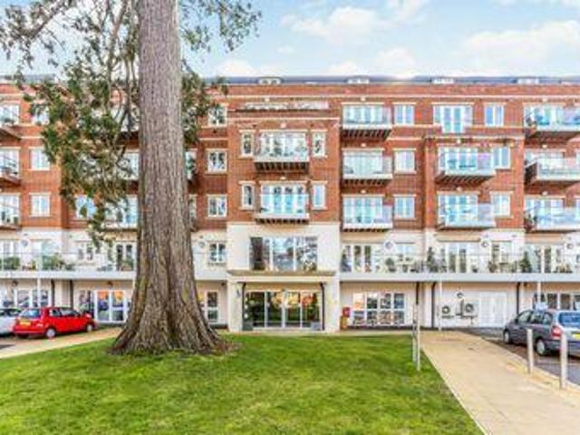 House for sale in Ascot
