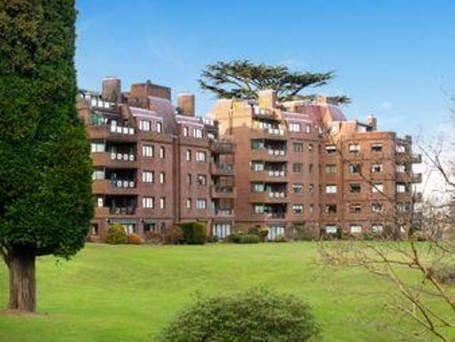 House for sale in Fole, Surrey