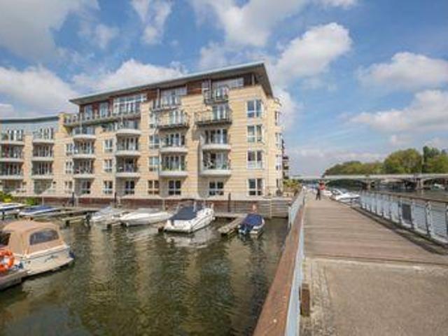 House for sale in Kingston Upon Thames, Greater London